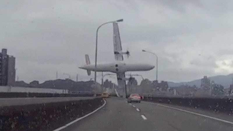 Taiwan plane crash, Taiwan plane crash images, Taiwan plane crash survivors, Taiwan plane crash pics, Taiwan crash, Taiwan crash images, Taiwan crash news