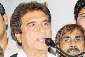 After Anna Hazare, Congress leaders hit the streets on land law After Anna Hazare, Congress leaders hit the streets on land law