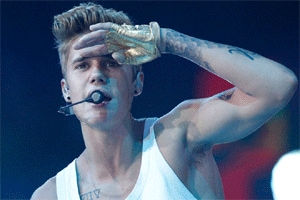 Justin Bieber, Justin Bieber naomi campbell, naomi campbell, Relief Charity Fashion Show, Justin Bieber dating Rumour