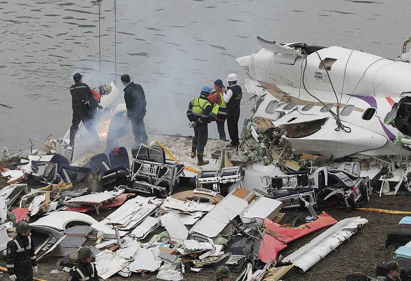 Taiwan plane crash, Taiwan plane crash images, Taiwan plane crash Taipei, Taiwan plane crash pics, Taiwan plane crash news