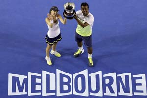 Martina Hingis, Martina Hingis vs Leander Paes, Laender Paes, australian open, Mixed Double Finals, Martina hingis australian open, Leander Paes Australian Open, Martina Hingis wins