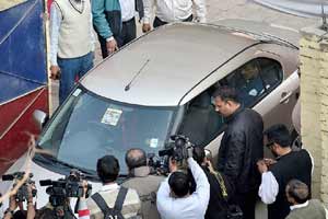 Shashi Tharoor, Shashi Tharoor media, Shashi Tharoor Sunanda Pushkar, Sunanda Pushkar, Sunanda Pushkar death case, Sunanda Pushkar Shashi Tharoor, Sunanda Pushkar news Shashi Tharoor, Shashi Tharoor media, Shashi Tharoor Sunanda Pushkar, Sunanda Pushkar, Sunanda Pushkar death case, Sunanda Pushkar Shashi Tharoor, Sunanda Pushkar news