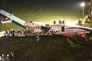 taiwan plane crash, taiwan, taiwan plane, taiwan crash, TransAsia Airways crash, TransAsia Airways, TransAsia Airways Flight 235
