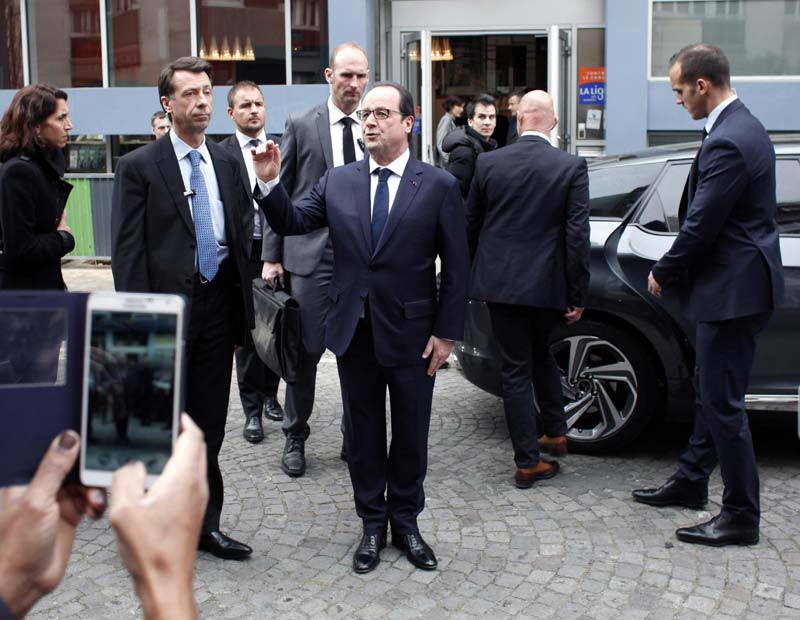 Airbus A320 crash, A320 plane crash, Airbus A320, france plane crash, france plane crash, southern france crash, Airbus A320 crash 2015, Barcelona Dusseldorf plane crash, Francois Hollande, Francois Hollande Airbus plane crash, Angela Merkel