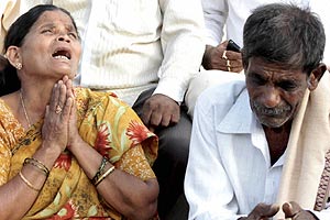 congress, ias officer, ias officer dead, ias officer found death, ias officer death case, ias officer bangalore, CBI probe, D K Ravi, d k ravi ias, d k ravi ias officer