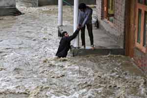 flood, flood alert, jhelum, jammu and kashmir, jammu and kashmir floods, jammu and kashmir news, rains, NDRF, NDRF Kashmir