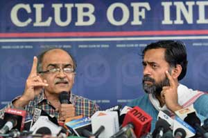 yogendra yadav prashant bhushan aap