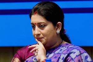 smriti irani, smriti irani IIT Bombay, smriti irani Anil kakodkar, aam aadmi Party, AAP BJP, AAP party, aap news, arvind kejriwal, bharatiya janata party, BJP vs AAP, politics news, national news