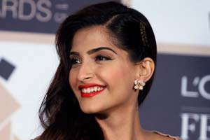 Sonam Kapoor, sonam kapoor new movie, sonam kapoor news, swine flu, sonam kapoor swine flu, sonam kapoor twitter
