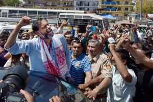 Yogendra yadav, aam aadmi party, arvind kejriwal, prashant bhushan, aap chief arvind kejriwal, arvind kejriwal news, aap latest news, yogendra yadav aap, yogendra yadav news, aam aadmi party news, politics news, india news