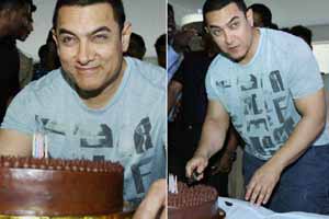 Aamir Khan, Aamir Khan birthday, Aamir Khan movies, aamir khan box office analysis, aamir khan box office king, aamir khan box office report, pk movie, 3 idiots, dhoom 3, lagaan, rang de basanti