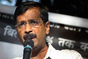 Crop Damage, Crop Damage in Delhi, Crop Damage Farmers in Delhi, Delhi Chief Minister Arvind Kejriwal, Arvind Kejriwal in Mundka, Farmers, Unseasonal rainfall, Arvind Kejriwal on farmers, Arvind Kejriwal on compensation to farmers,