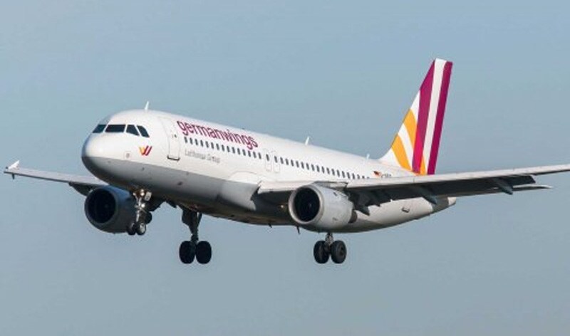 Airbus A320 crash, A320 plane crash, Airbus A320, france plane crash, france plane crash, southern france crash, Airbus A320 crash 2015, Barcelona Dusseldorf plane crash, Francois Hollande, Francois Hollande Airbus plane crash, Angela Merkel