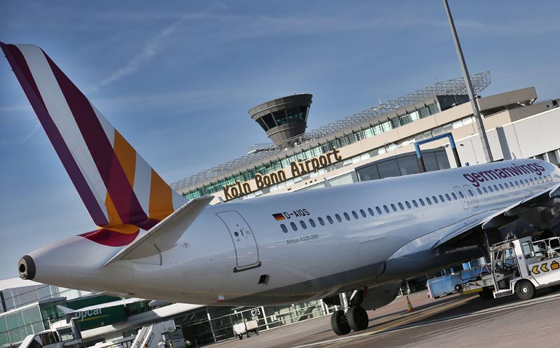 Airbus A320 crash, A320 plane crash, Airbus A320, france plane crash, france plane crash, southern france crash, Airbus A320 crash 2015, Barcelona Dusseldorf plane crash, Francois Hollande, Francois Hollande Airbus plane crash, Angela Merkel