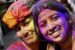 holi, holi 2015, holi greetings, holi festival, Happy Holi, holika, holi tips, gujiya, cibil