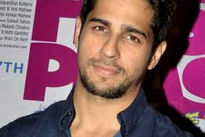 american swan, sidharth malhotra, sidharth malhotra photos, e commerce, e commerce websites, ecommerce