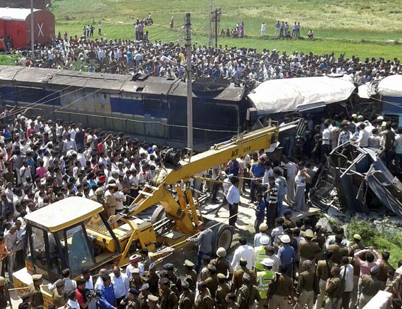 Rae Bareli, Rae Bareli train accident, Rae Bareli train accident toll, Dehradun-Varanasi Janta Express, UP train accident, Suresh Prabhu