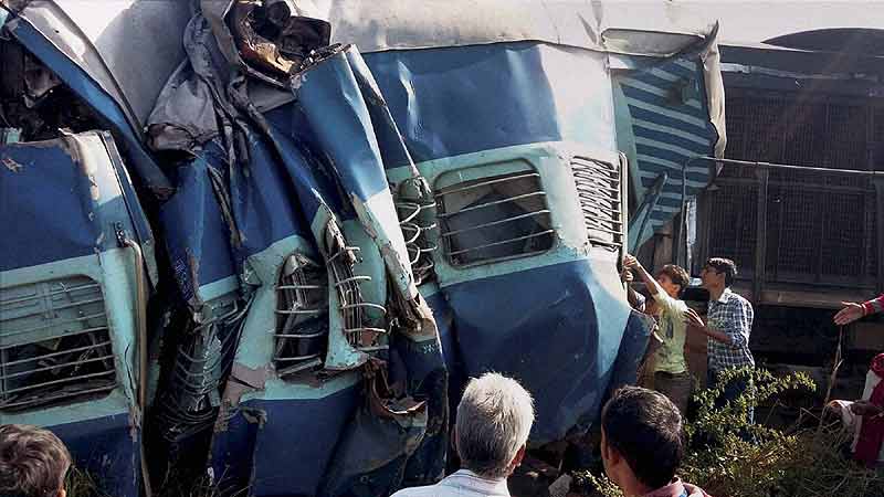 Rae Bareli, Rae Bareli train accident, Rae Bareli train accident toll, Dehradun-Varanasi Janta Express, UP train accident, Suresh Prabhu