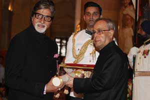 Amitabh Bachchan, Padma Vibhushan, Padma Vibhushan amitabh bachchan, Amitabh Bachchan news, Padma Vibhushan, Padma Vibhushan padma vibhushan, amitabh bachchan awarded Amitabh Bachchan, Padma Vibhushan, Padma Vibhushan amitabh bachchan, Amitabh Bachchan news, Padma Vibhushan, Padma Vibhushan padma vibhushan, amitabh bachchan awarded