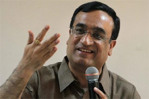 aam aadmi party, aap party, aap news, ajay maken, arvind kejriwal, arvind kejriwal VIP culture, VIP culture in India, AAP helpline number, congress, vip culture aap, delhi news, national news