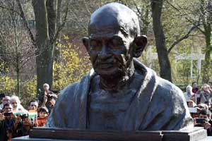 Mahatma Gandhi, Mahatma Gandhi statue, Mahatma Gandhi racist, South Africa, Gandhi South Africa