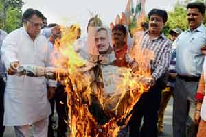 giriraj singh, congress attacks giriraj singh, giriraj singh news, giriraj singh sonia gandhi, Sonia Gandhi, sonia gandhi giriraj singh, Bharatiya Janata Party, BJP news, Narendra Modi, Narendra Modi sonia gandhi, Rajiv Gandhi, Congress, India news, racial attack, giriraj singh racial attack, nigeria