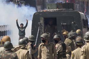 Jammu and Kashmir firing, Kashmir firing, Hurriyat, NHRC, Hurriyat NHRC probe, Budgam, Jammu and Kashmir, Central Reserve Police Force (CRPF), magisterial probe, Srinagar violence, Kashmir protest, Kashmir news Jammu and Kashmir firing, Kashmir firing, Hurriyat, NHRC, Hurriyat NHRC probe, Budgam, Jammu and Kashmir, Central Reserve Police Force (CRPF), magisterial probe, Srinagar violence, Kashmir protest, Kashmir news