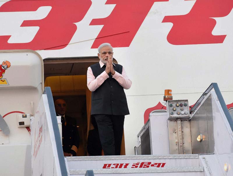 PM Narendra Modi, Modi Canada visit, Modi Air India, Aam Aadmi Party, AAP, AAP news, Yogendra Yadav, Yogendra Yadav AAP notice, Rahul Gandhi, Land bill, Congress, Arun Jaitley, black money, retrospective tax, Pranab Mukherjee, judiciary, Aishwarya Rai, Manju Warrier, Gold rate, Gold prices, India news