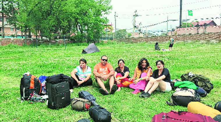7.9 magnitude earthquake shakes Nepal