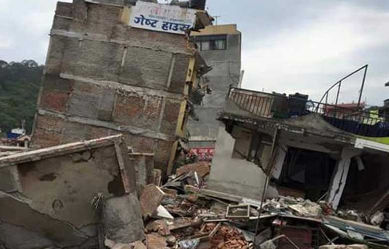 7.9 magnitude earthquake shakes Nepal