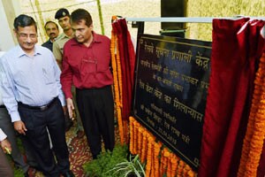 indian railways, railway ticket booking app, railway booking, general ticket booking, tech news, railway ministry, rail commuters, paperless ticketing system