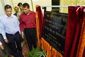 indian railways, railway ticket booking app, railway booking, general ticket booking, tech news, railway ministry, rail commuters, paperless ticketing system