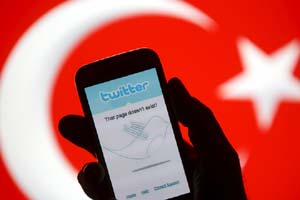 Twitter executive resigns