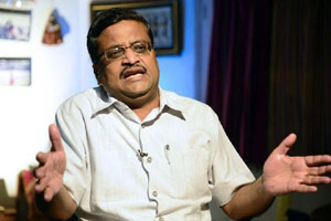 Ashok Khemka, Ashok Khemka case, Ashok Khemka news, Ashok Khemka latest, Ashok Khemka IAS, Ashok Khemka profile, Ashok Khemka DLF, DLF, Robert Vadra, sonia gandhi, Ashok Khemka on land deal, Ashok Khemka career, job and education news