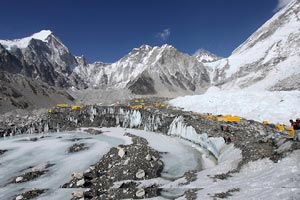 Nepal earthquake triggers Mount Everest avalanche, reports say 18 killed