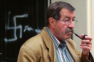 Guenter Grass, Guenter Grass dies, Guenter Grass dead, Guenter Grass Tin Drum, German novelist, Nobel Prize prize, nobel prize winning author, The Tin Drum, literature, world news