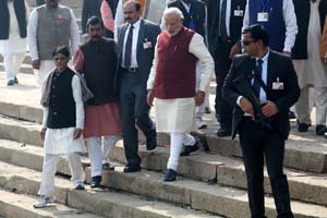 Narendra Modi, Narendra Modi news, varanasi, varanasi news, varanasi temple, internet revolution, internet revolution in India, electricity shortage in india, electricity shortage, wifi, wifi router, wifi problem, monkey, information revolution, monkey