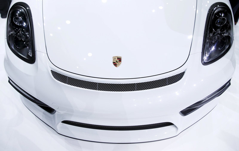 2016 Porsche Boxster Spyder, New York International Auto Show 2015, New York Auto Show 2015, New York Auto Fair 2015, 2016 Porsche Boxster Spyder Images, 2016 Porsche Boxster Spyder Pictures, 2016 Porsche Boxster Spyder Photos