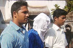 smriti irani, smriti irani news, smriti irani fabindia, smriti irani camera in trail camera, fabindia, fabindia camera, Fabindia snooping, Fabindia snooping case, Fabindia case, Fabindia smriti irani, CCTV in trial room, CCTV camera fabindia, fabindia statement, nation news