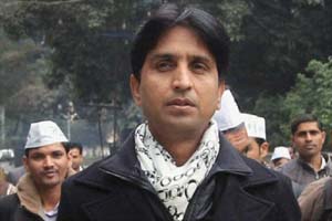 kumar vishwas illicit relationship