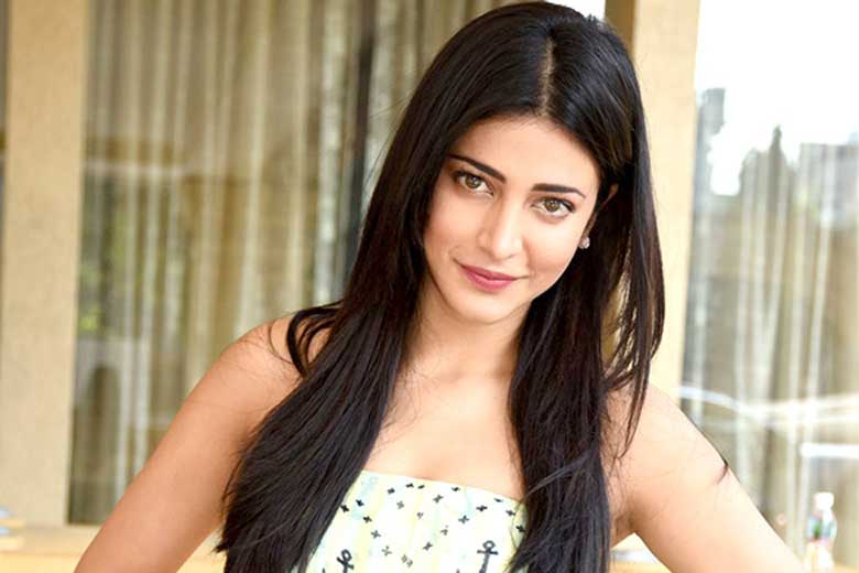 Shruti Hasan in Gabbar is Back