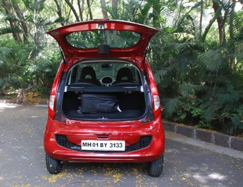 On the exterior front, Nano GenX sports a new smiling grille which is pretty conglomerated with smoked headlamps and thick black slack adorning Tata logo in the middle. The presence of new round fog lamps also adds exquisiteness to the car. At the rear of Nano GenX, the smiley shaped air intakes; redesigned bumper and a freshly designed open-able boot lid has made this vehicle bit upmarket. But one thing that might sound depressing is the reducing size of boot space. The car carries 94 litres boot space little less than the 110 litres of earlier models.