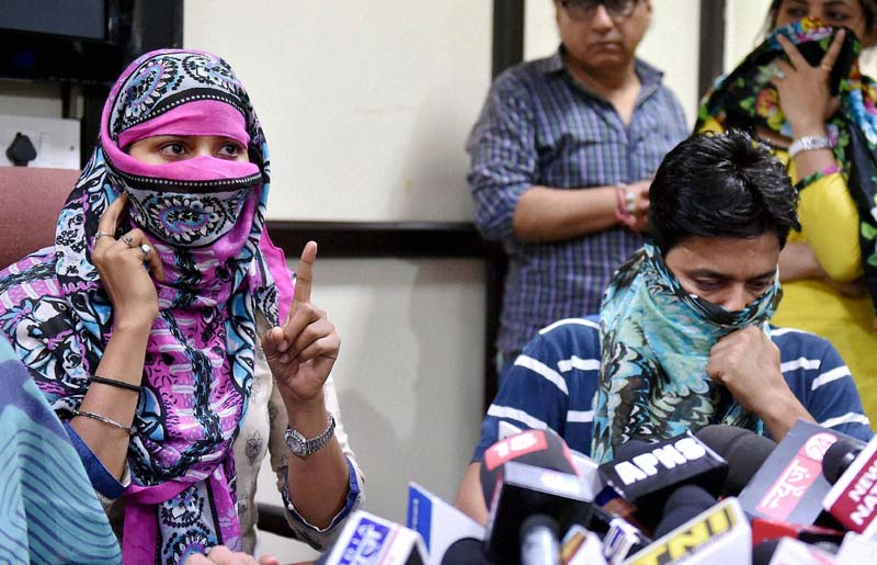 Kumar Vishwas illicit relationship