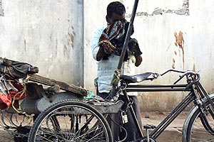 andhra pradesh heat wave, telangana heat wave, summer, narendra modi selfie, raj babbar, najeeb jung, arvind kejriwal, jayalalithaa, jayalalitha tamil nadu cm, narendra modi, kailash kher, top 10 news, top 10 news today, india news