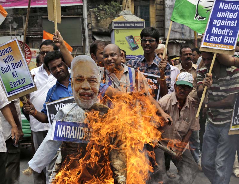 Narendra Modi, Land acquisition bill