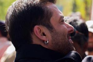 salman khan, salman khan twitter, salman khan kashmir, salman khan bajrangi bhaijaan, salman khan bajrangi bhaijaan film, bajrangi bhaijaan, bajrangi bhaijaan images, bajrangi bhaijaan first look, bajrangi bhaijaan salman khan, kabir khan, salman khan images, salman khan photos, entertainment