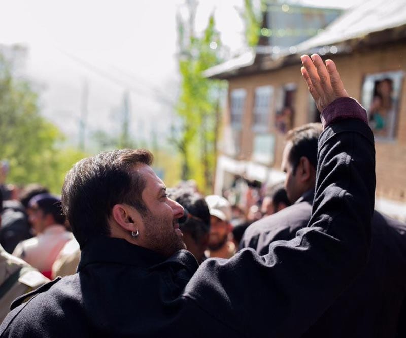 Salman Khan tweeted his impressions about the beauty of Kashmir during the shooting of the Kabir Khan film. About 30 per cent of the movie was shot in Kashmir, which once used to be the preferred choice of all film makers but was abandoned since militancy erupted in 1989. (Image: Salman Khan's Twitter account)