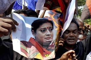 Rahul Gandhi vs smriti irani