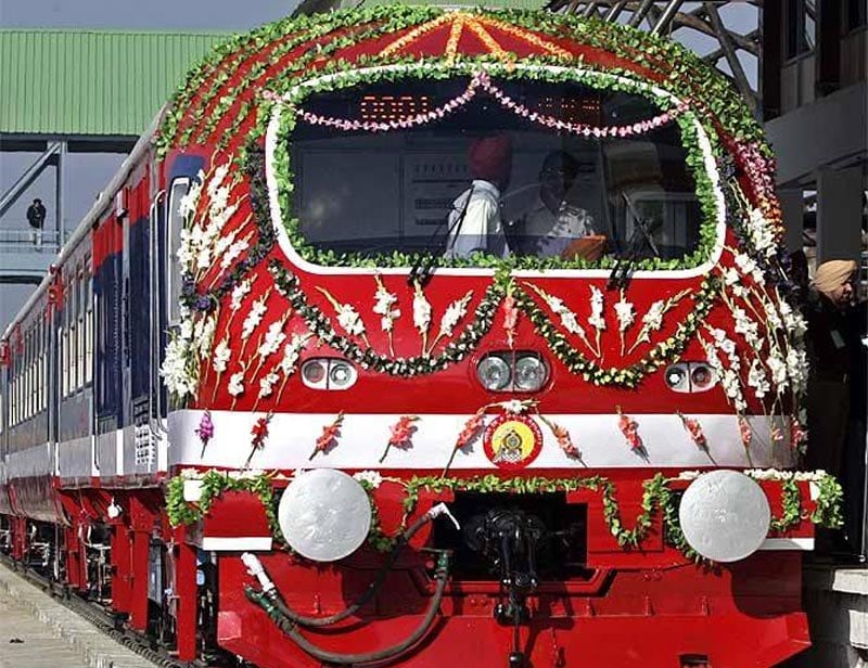 Delhi Agra train