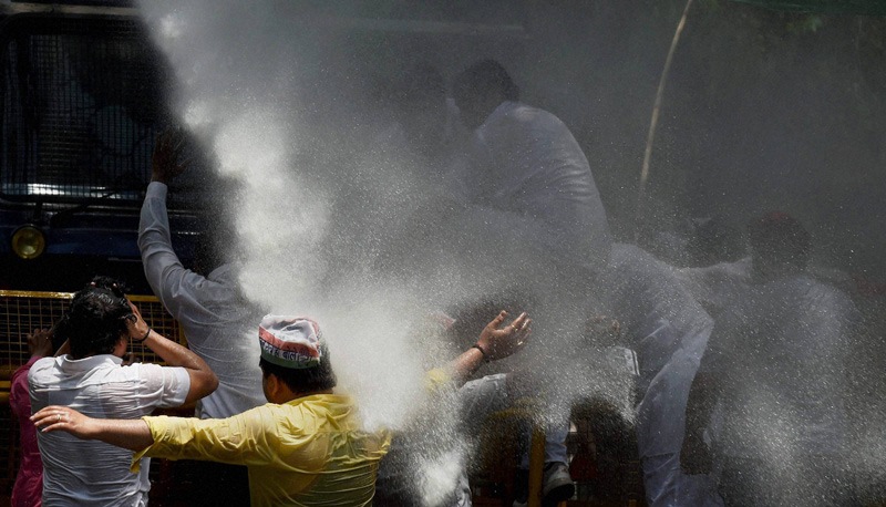 protest against CM arvind kejriwal